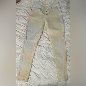 Multicolored Levi’s 721 high rise skinny